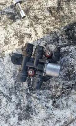 Volkswagen Phaeton Coolant heater control valve 3D0820035