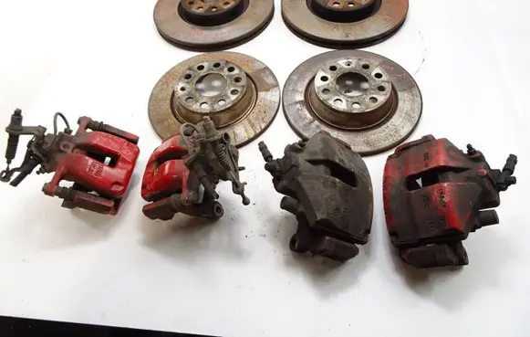 Volkswagen Golf V Front brake caliper
