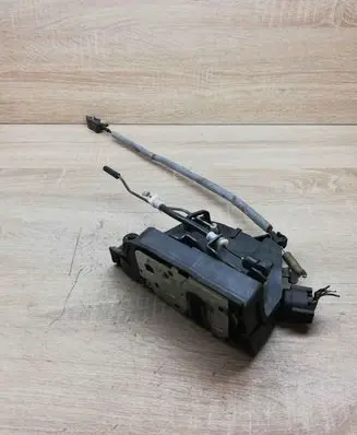 BMW X5 E53 Front door lock 8402538