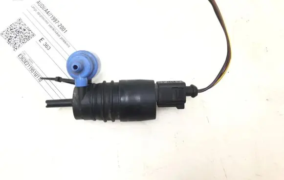 Audi A4 S4 B5 8D Windscreen/windshield washer pump