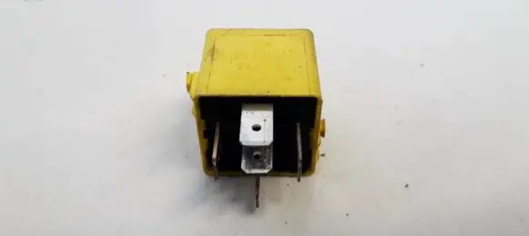 Mercedes-Benz S W220 Other relay A0025421419 V23134-A52-X335