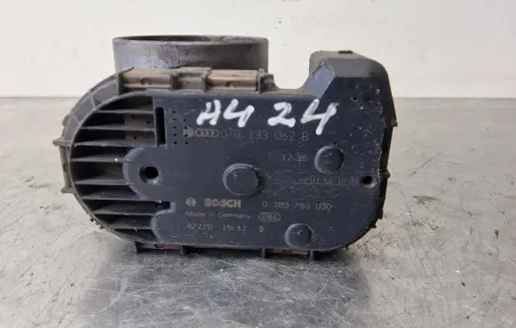 Audi A4 S4 B5 8D Throttle valve 078133062B