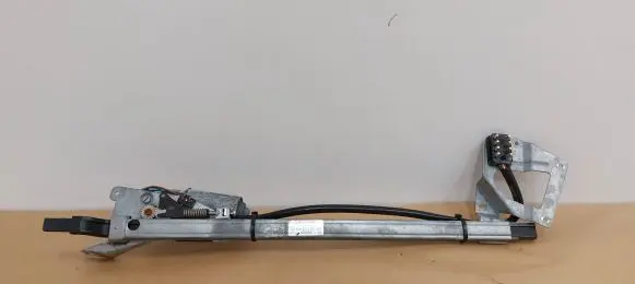 Mercedes-Benz 380 560SEC C126 Seat belt height adjuster 0008600082 0132004300