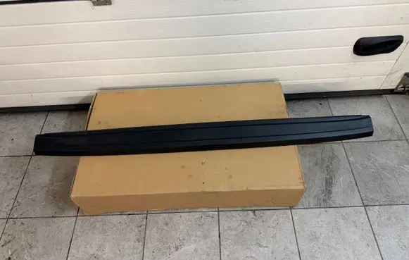 Volkswagen Amarok II Tailgate trim 