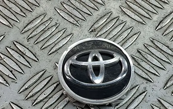 Toyota C-HR I Original wheel cap 