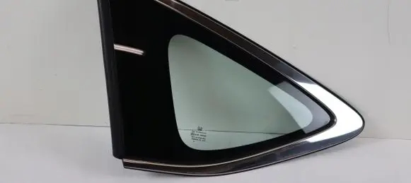 Honda CR-V Rear side window ACM100