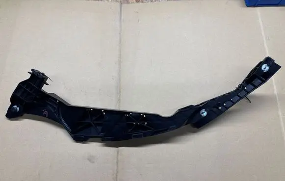 Porsche Macan (95B) Headlight/headlamp mounting bracket 95B807889F