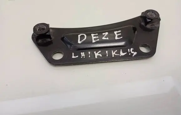 Skoda Octavia Mk2 (1Z) Gearbox mounting bracket KT00604D