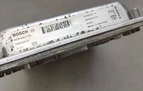 Volvo S70 V70 V70 XC Engine control unit/module 0281001776 09496667A 28SA4018