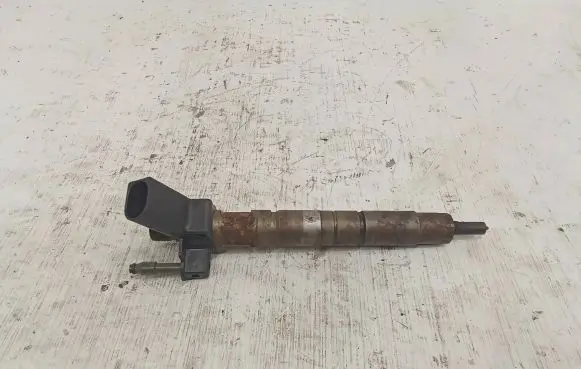 BMW 5 F10 F11 Fuel injector 7805428 780542803 0445116024