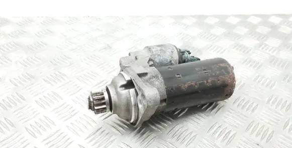 Volkswagen Golf VI Starter motor 0001153007 02Z911021H