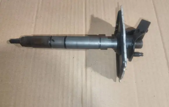 Audi A6 S6 C6 4F Fuel injector 059130277Q 040428