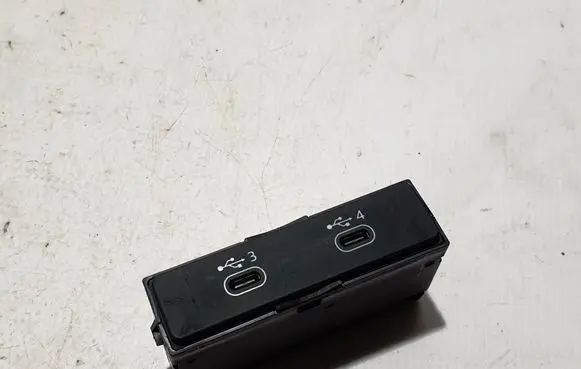 Audi A7 S7 4K8 USB socket connector 4N1035722