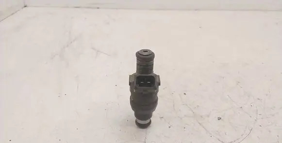BMW 5 E39 Fuel injector 1747406