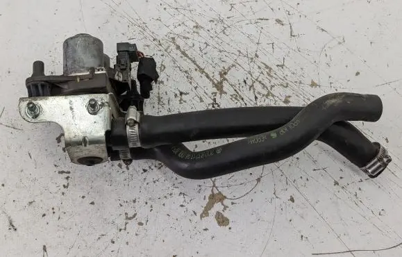 Mercedes-Benz C W202 Coolant heater control valve 1147412078
