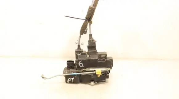 Chevrolet Captiva Rear door lock 6GG4