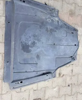 Renault Megane II Engine splash shield/under tray 8200009625