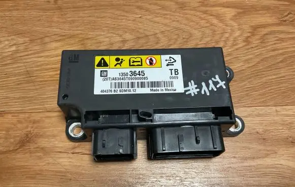 Opel Insignia A Airbag control unit/module 13503645 AS3645T090900085