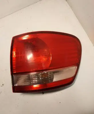 Toyota Avensis Verso Rear/tail lights