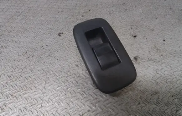 Toyota Auris 150 Electric window control switch