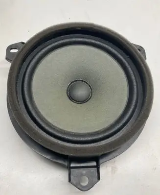 Toyota RAV 4 (XA40) Front door speaker 8616052331