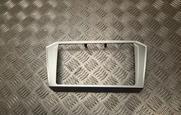 Volkswagen PASSAT B8 Radio/GPS head unit trim 3G8858069C