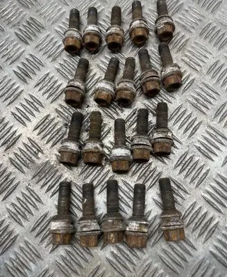 Volkswagen Transporter - Caravelle T5 Nuts/bolts 