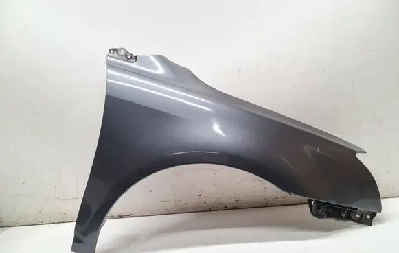 Toyota Avensis T250 Fender