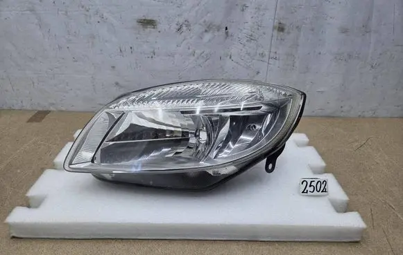Skoda Fabia Mk2 (5J) Headlight/headlamp 24783100L