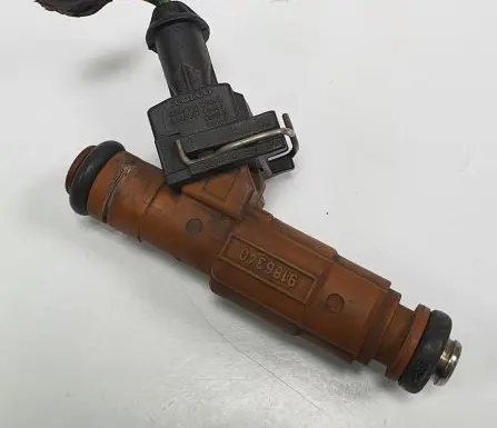 Volvo XC90 Fuel injector 9186340