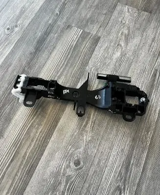 Toyota RAV 4 (XA50) Front door exterior handle/bracket 4FL1