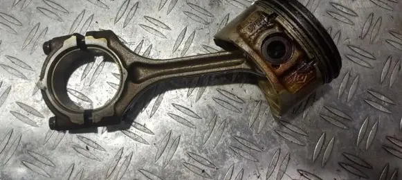 Renault Laguna I Piston with connecting rod