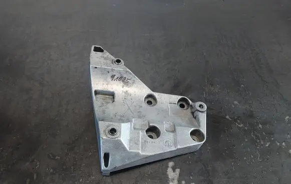 BMW 5 E39 A/C compressor mount bracket 2246146