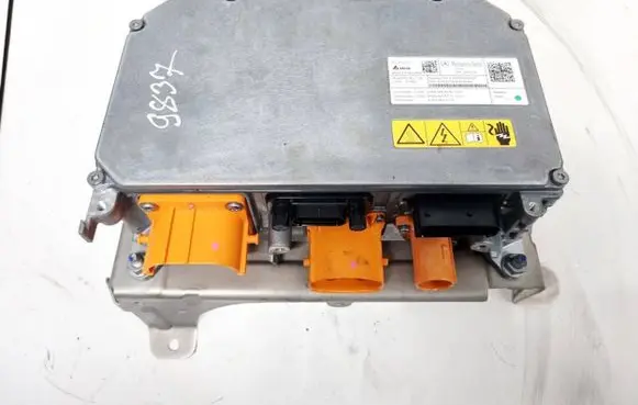 Mercedes-Benz EQB Voltage converter inverter A0009000650