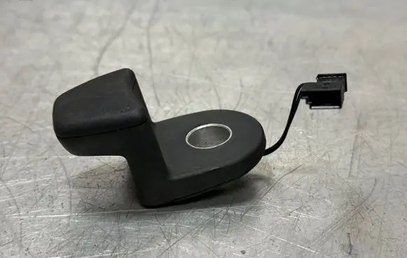BMW 3 E90 E91 Tailgate glass/window release handle 8385694