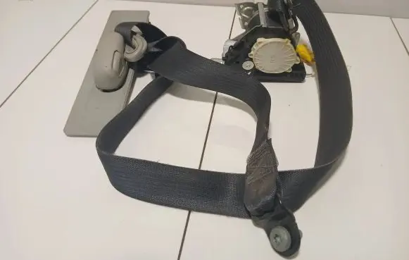 Chrysler Grand Voyager V Front seatbelt 84007733A