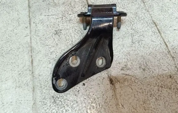 Mercedes-Benz ML W164 Tailgate/trunk/boot hinge
