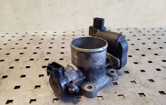 Toyota RAV 4 (XA30) Throttle valve 1923002010