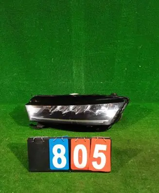 Skoda Octavia Mk4 Headlight/headlamp 030111823100 LE18A6418 5E4941015