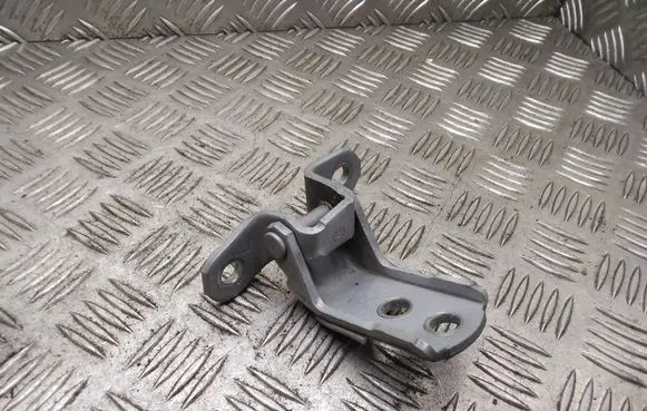 Toyota Prius (XW20) Front door upper hinge