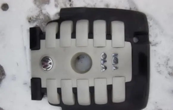 Volkswagen Touareg I Engine cover (trim)