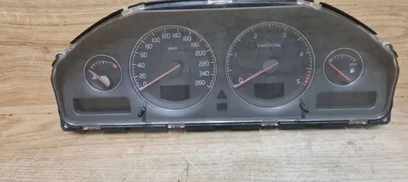 Volvo S60 Speedometer (instrument cluster) 8637996