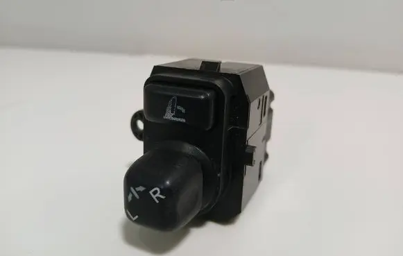 Honda Accord Wing mirror switch SEAQ110M101 1367T NH167L1367T