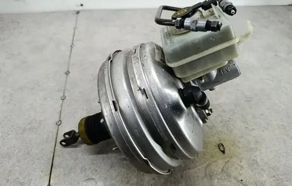 BMW 5 E60 E61 Brake booster 
