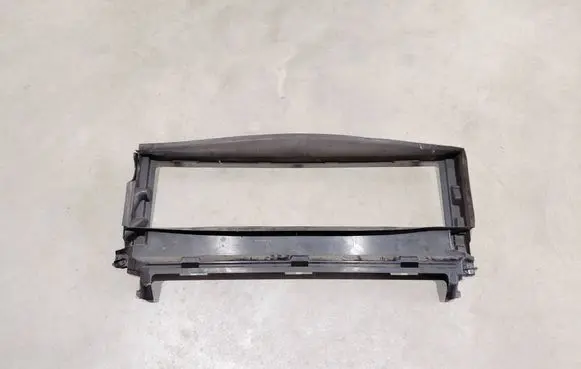 Volvo XC40 Intercooler air guide/duct channel 32227733