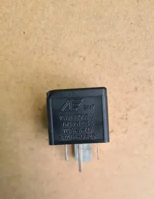 Skoda Fabia Mk2 (5J) Other relay 7M0951253A