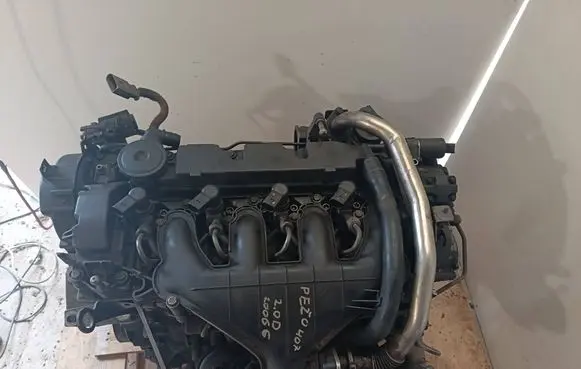 Peugeot 407 Engine