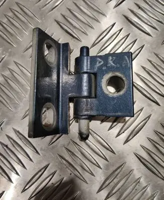 Volvo XC70 Front door lower hinge 