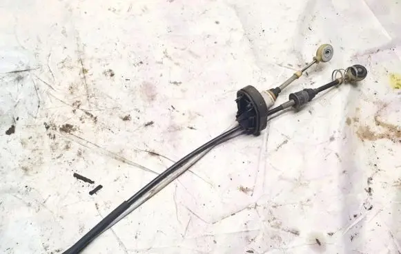 Opel Insignia A Gear shift cable linkage