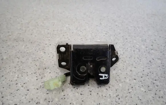 Suzuki Ignis Tailgate/trunk/boot lock/catch/latch
